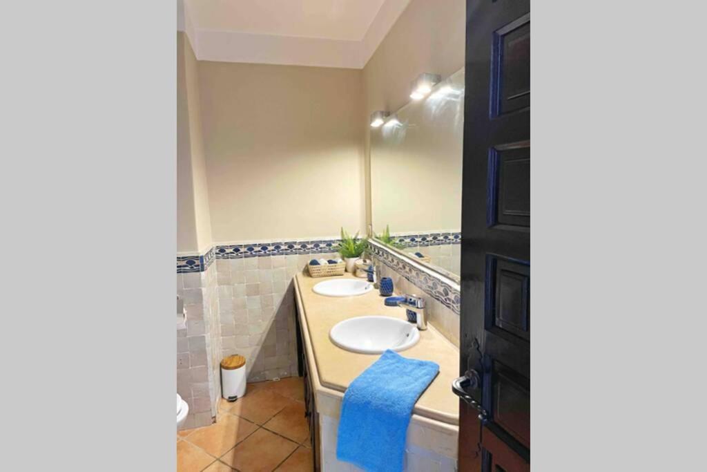 Appartement Vue Mer Panoramique Tamarist Екстериор снимка